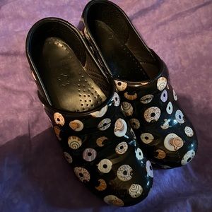 Womens dankso clogs